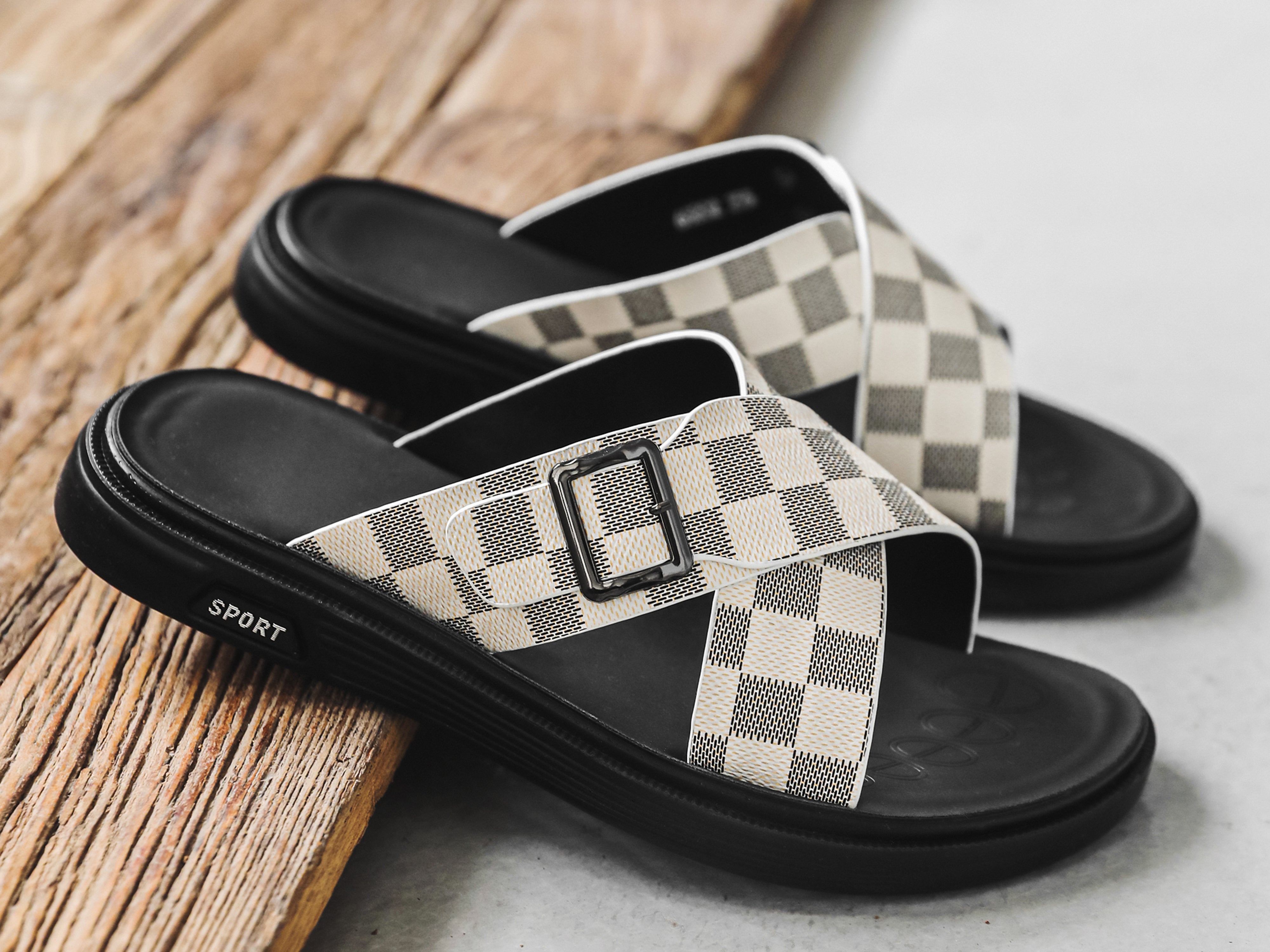 Chanclas cruzadas a cuadros para hombre Beige