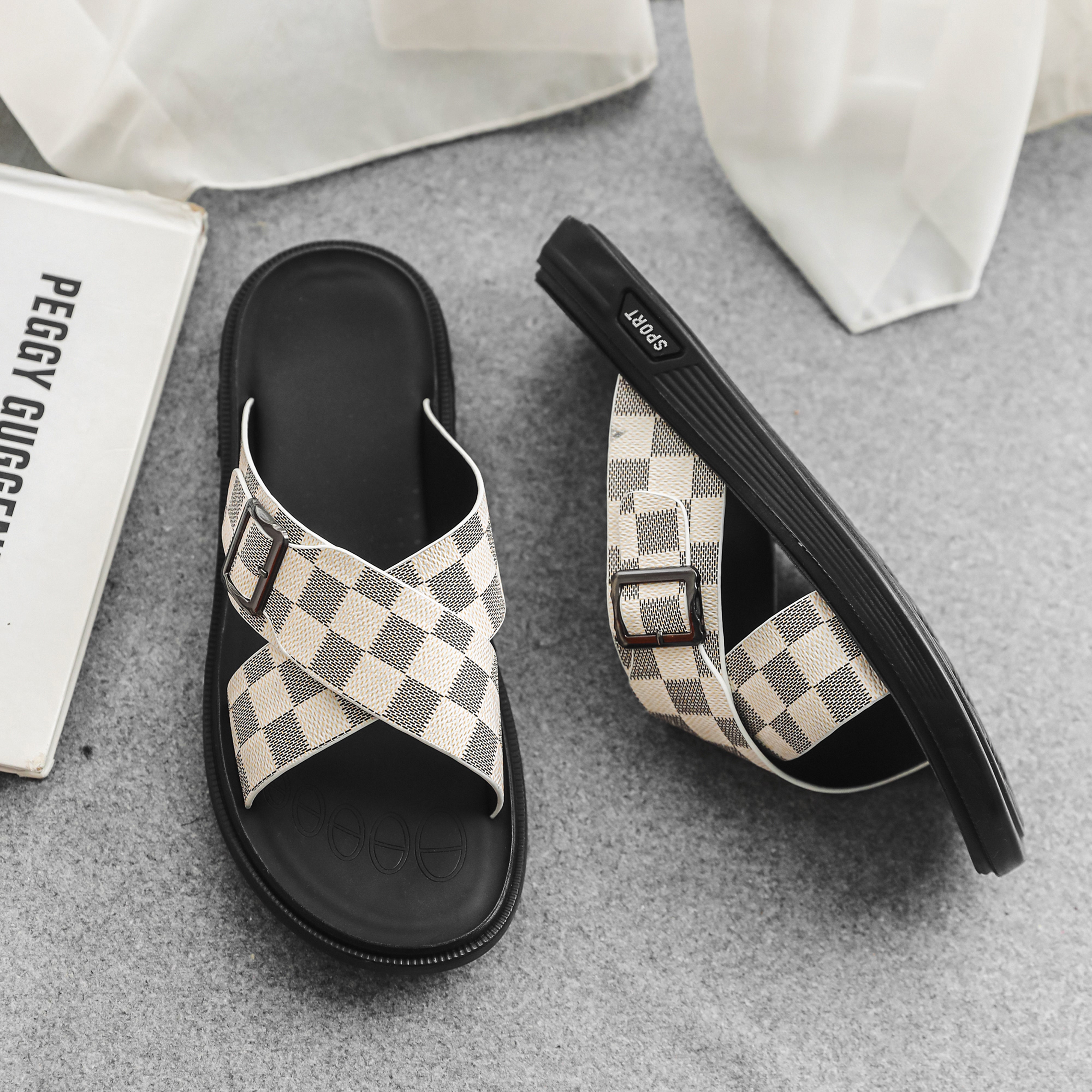 Chanclas cruzadas a cuadros para hombre Beige