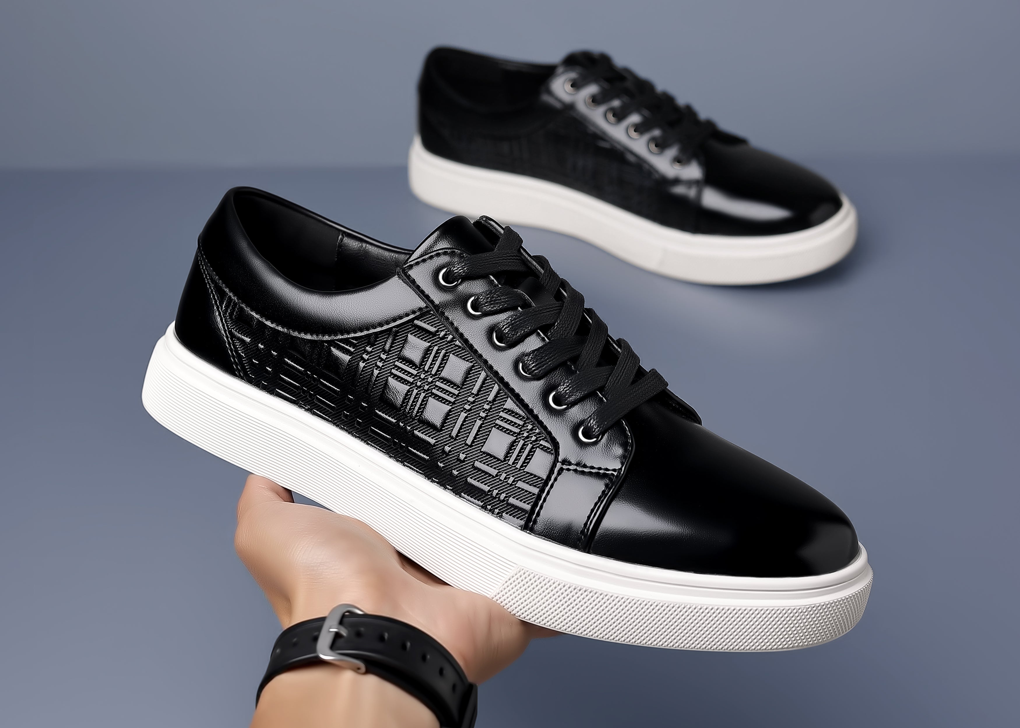 Zapatillas clásicas de piel a cuadros para hombre