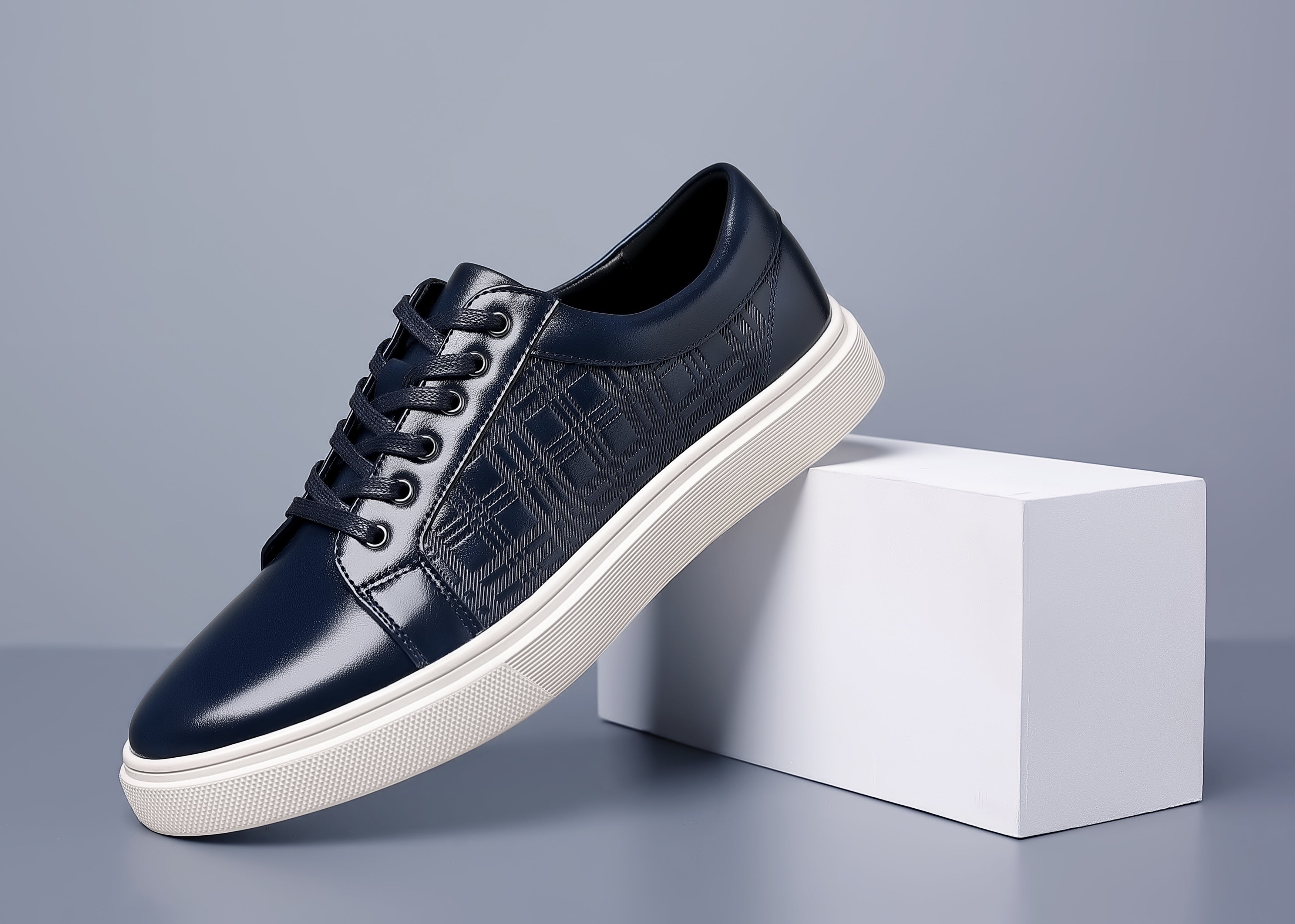 Zapatillas clásicas de piel a cuadros para hombre