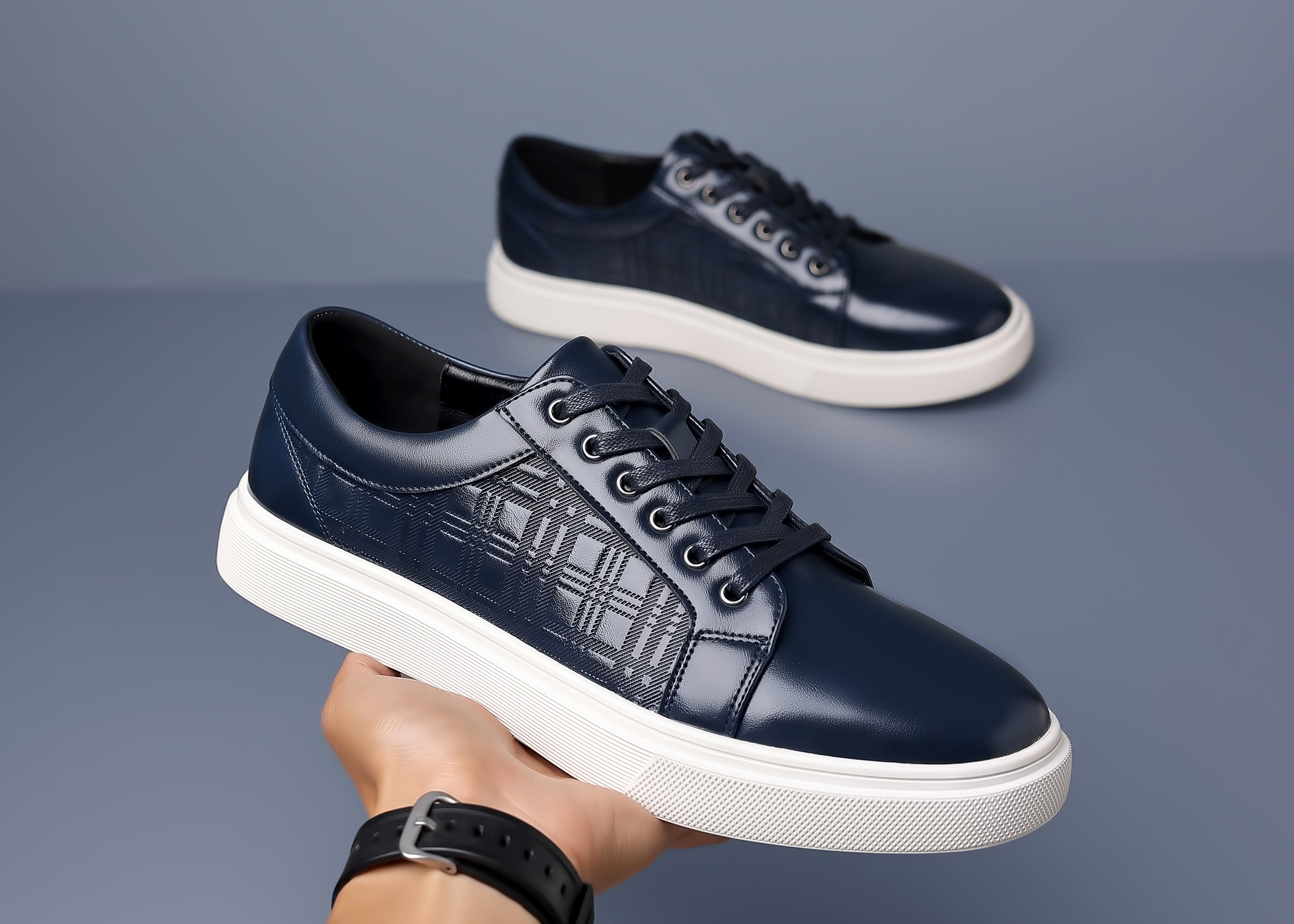 Zapatillas clásicas de piel a cuadros para hombre
