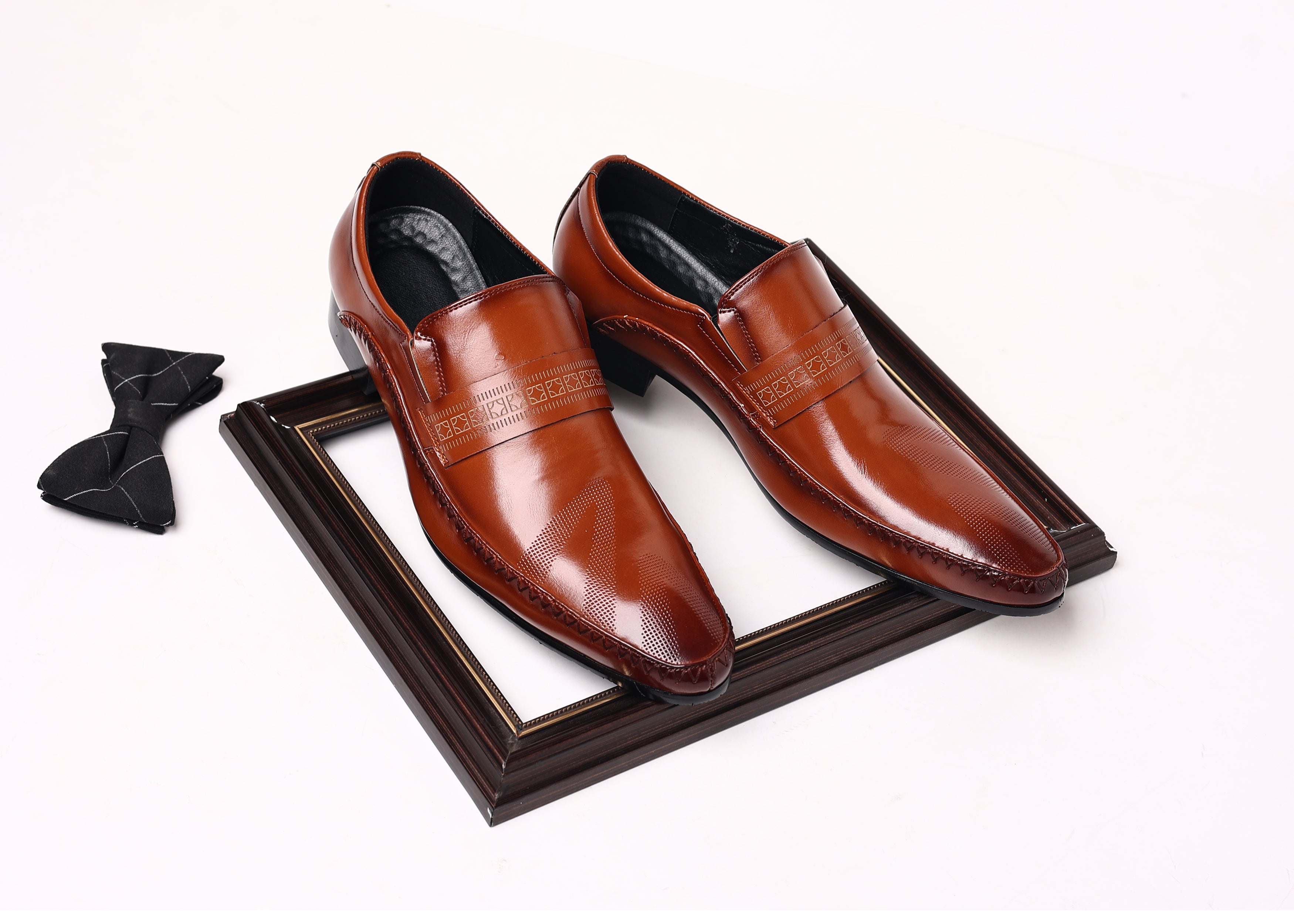 Men's Pointed Moc Toe Leather Shoes