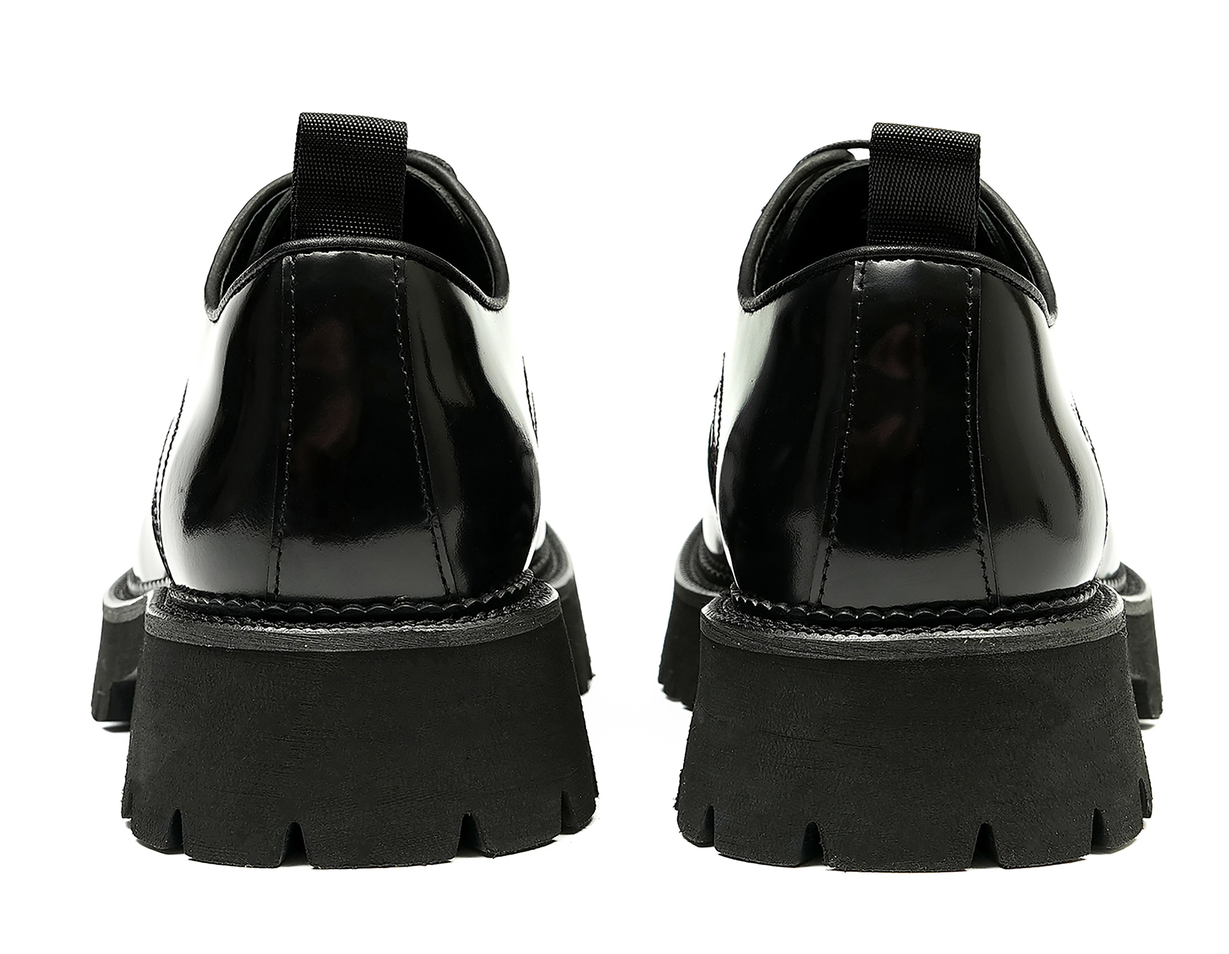 Vestido clásico para hombre Derby de charol