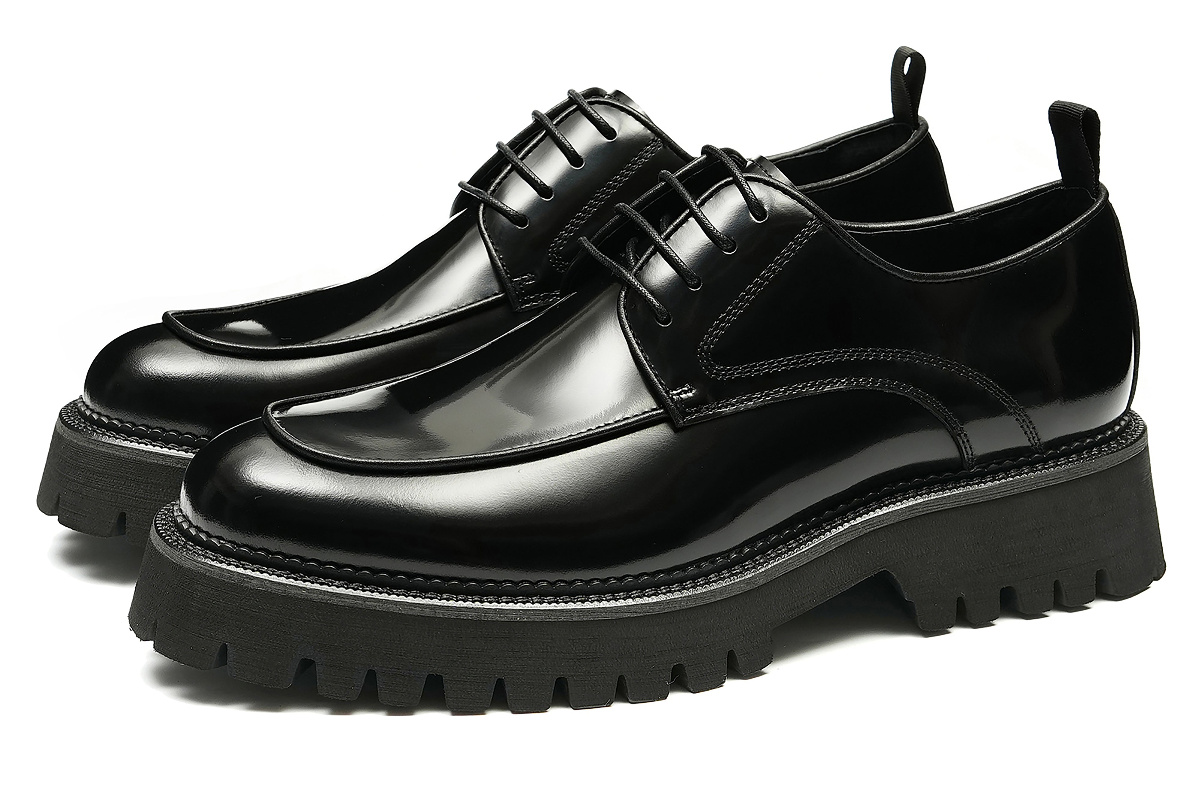 Vestido clásico para hombre Derby de charol