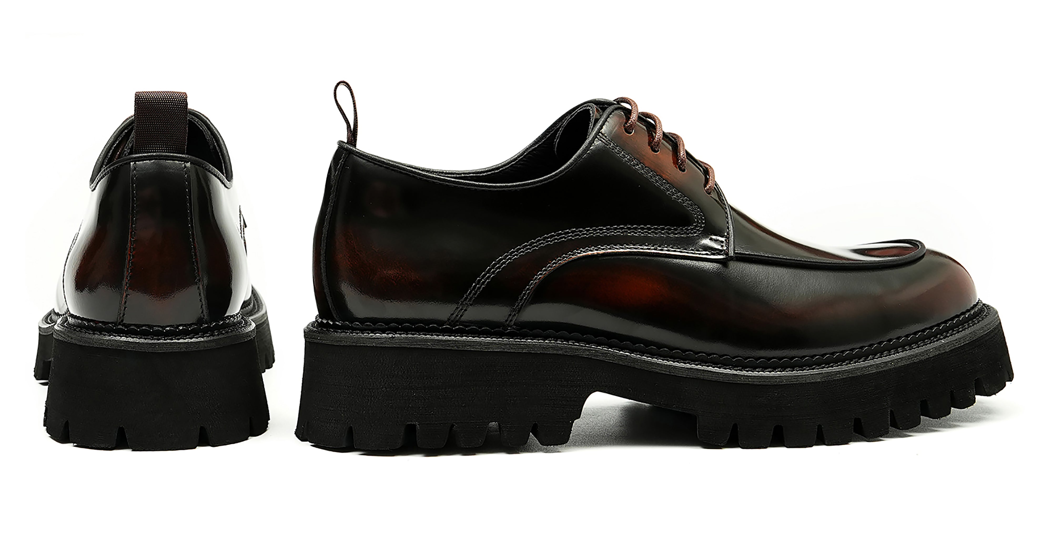 Vestido clásico para hombre Derby de charol
