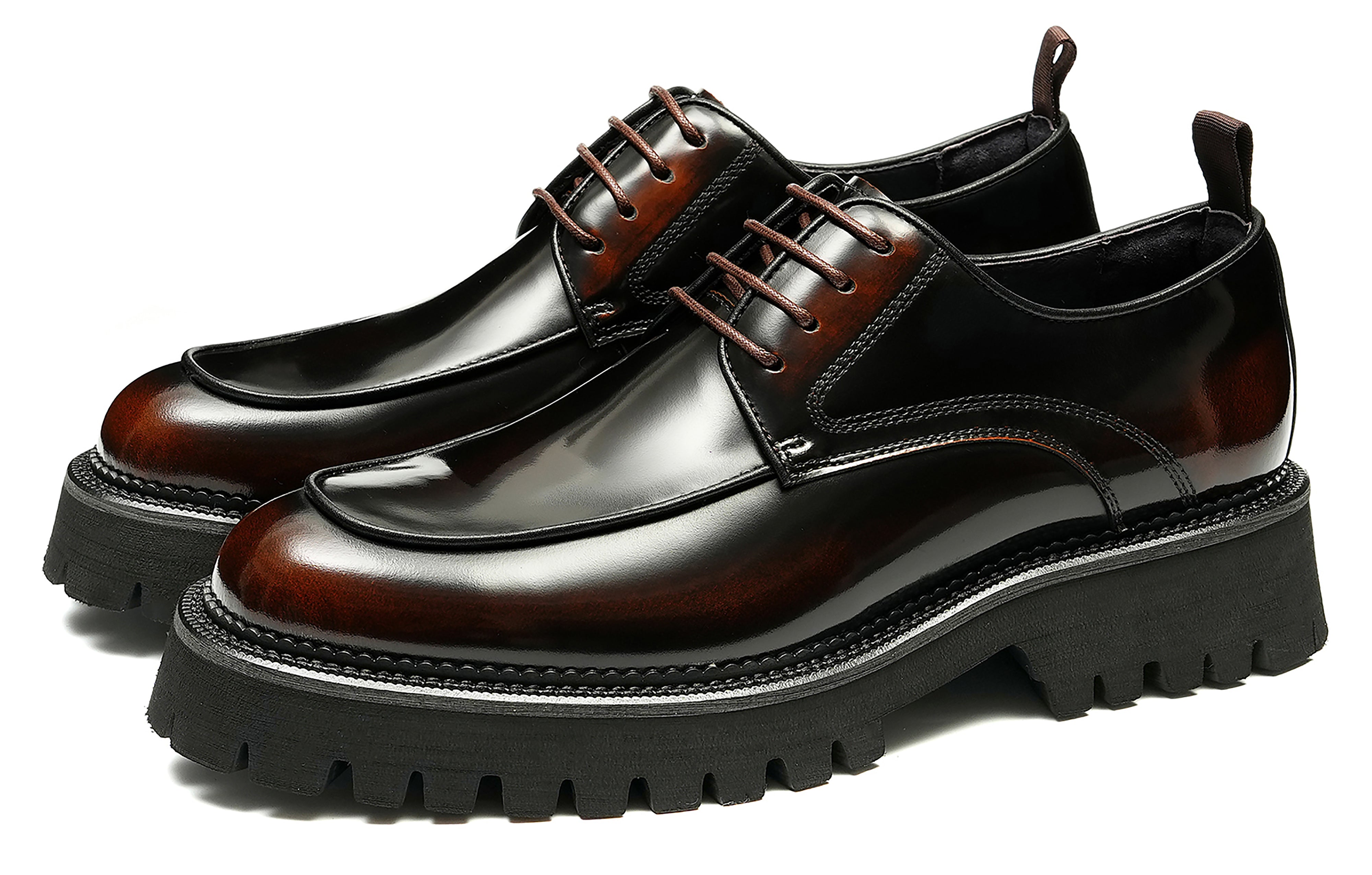 Vestido clásico para hombre Derby de charol