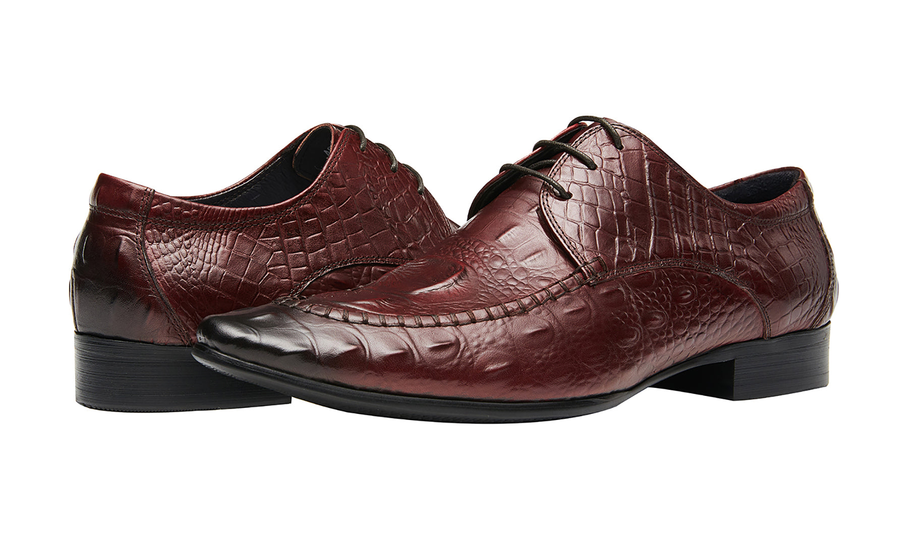 Derby de cuero con cordones y punta de ala para hombre 