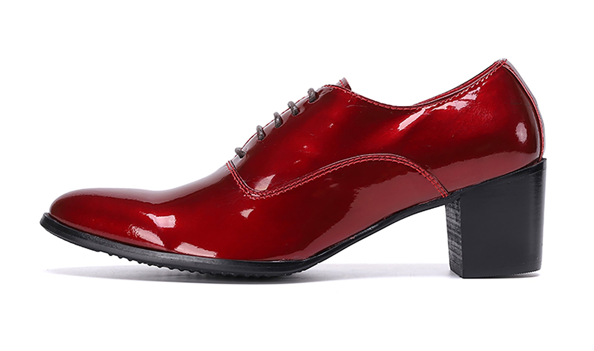 Botas vaqueras de cuero con cordones y gorra baja para hombre