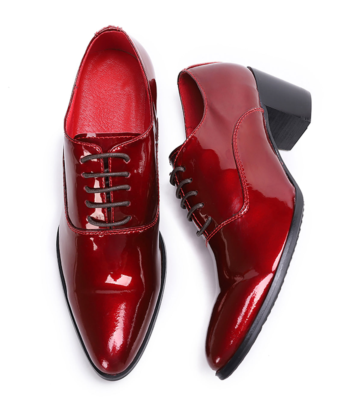 Botas vaqueras de cuero con cordones y gorra baja para hombre
