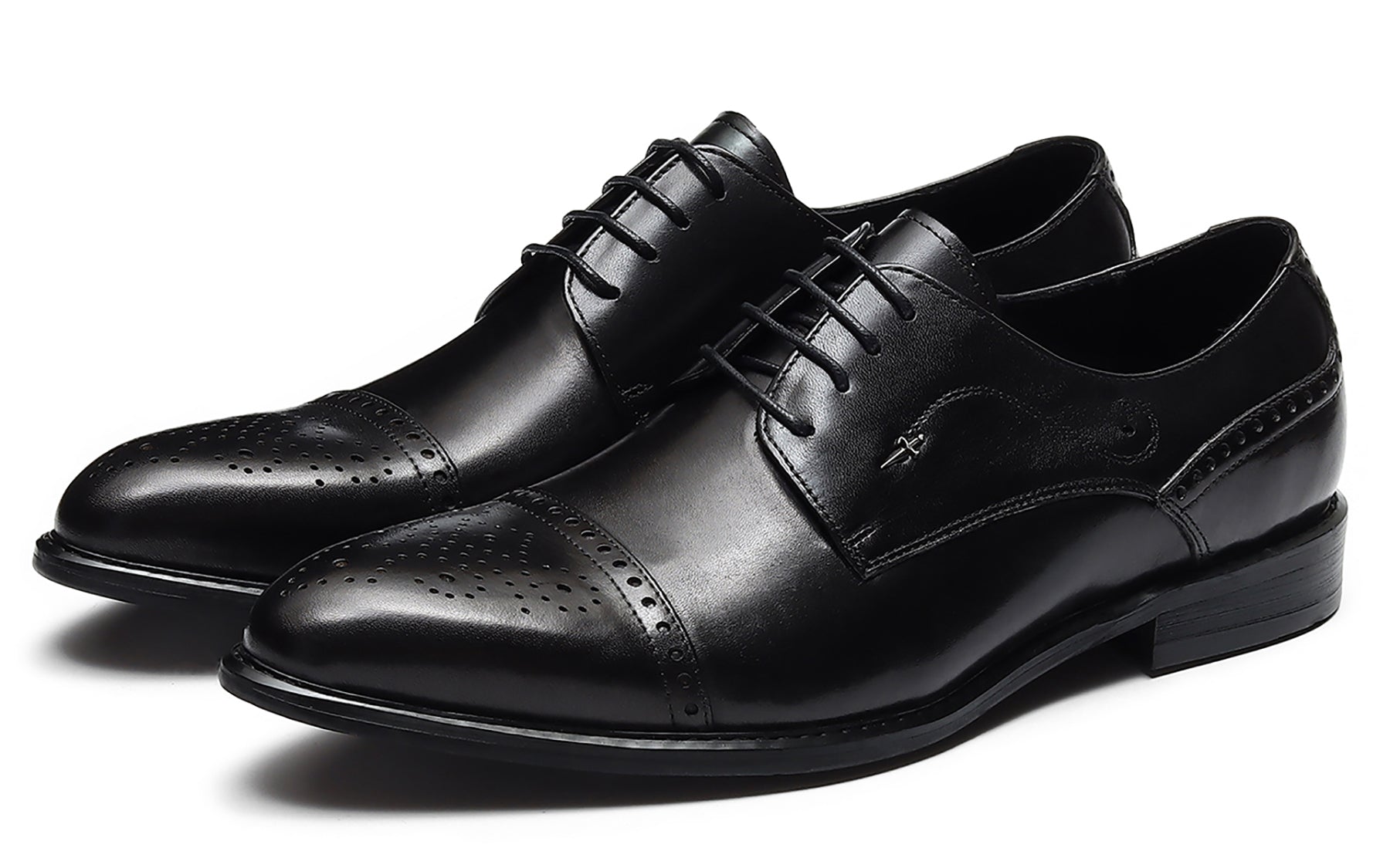 Derby de cuero con punta puntiaguda para hombre