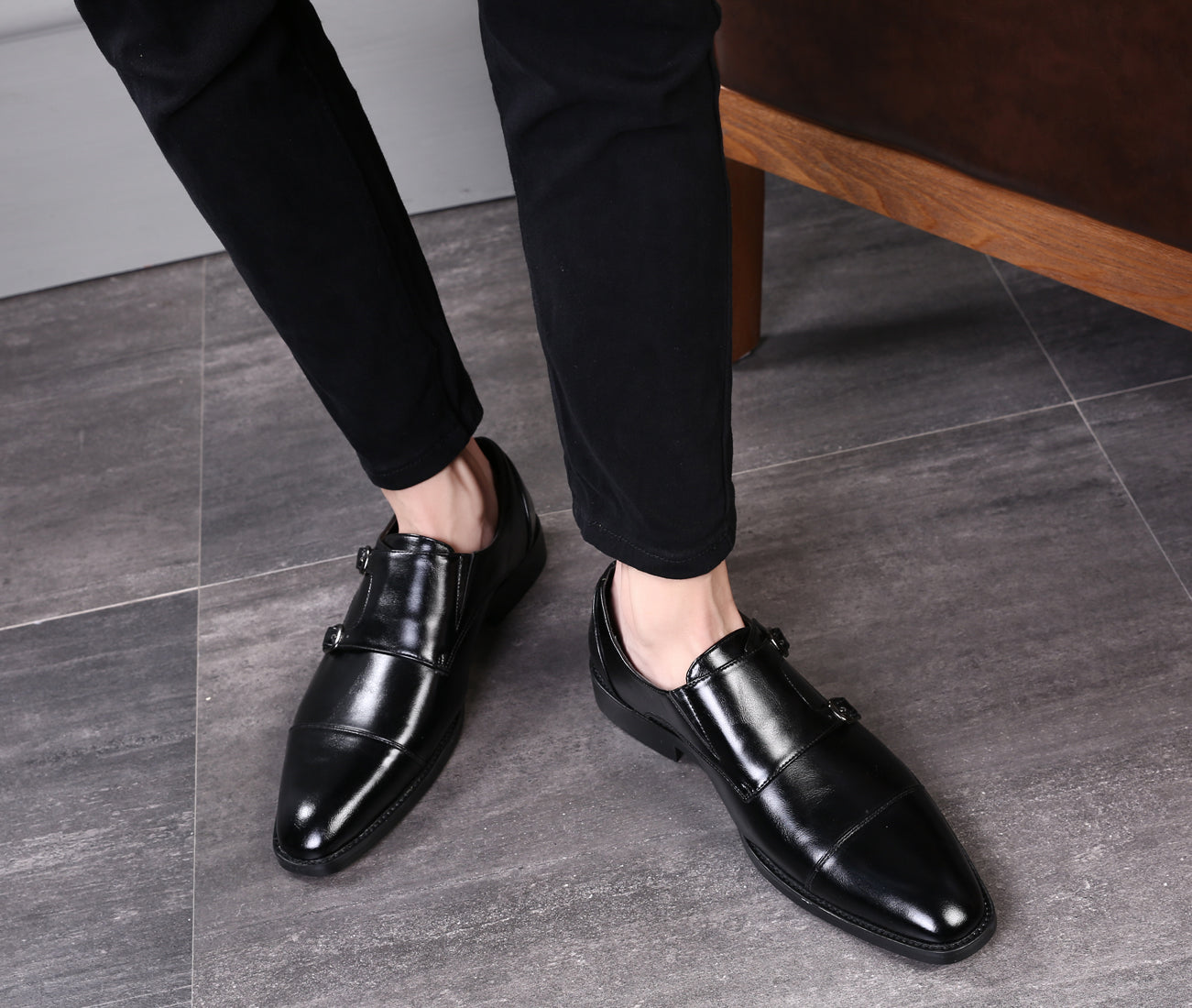 Mocasines con puntera y tira tipo monje para hombre