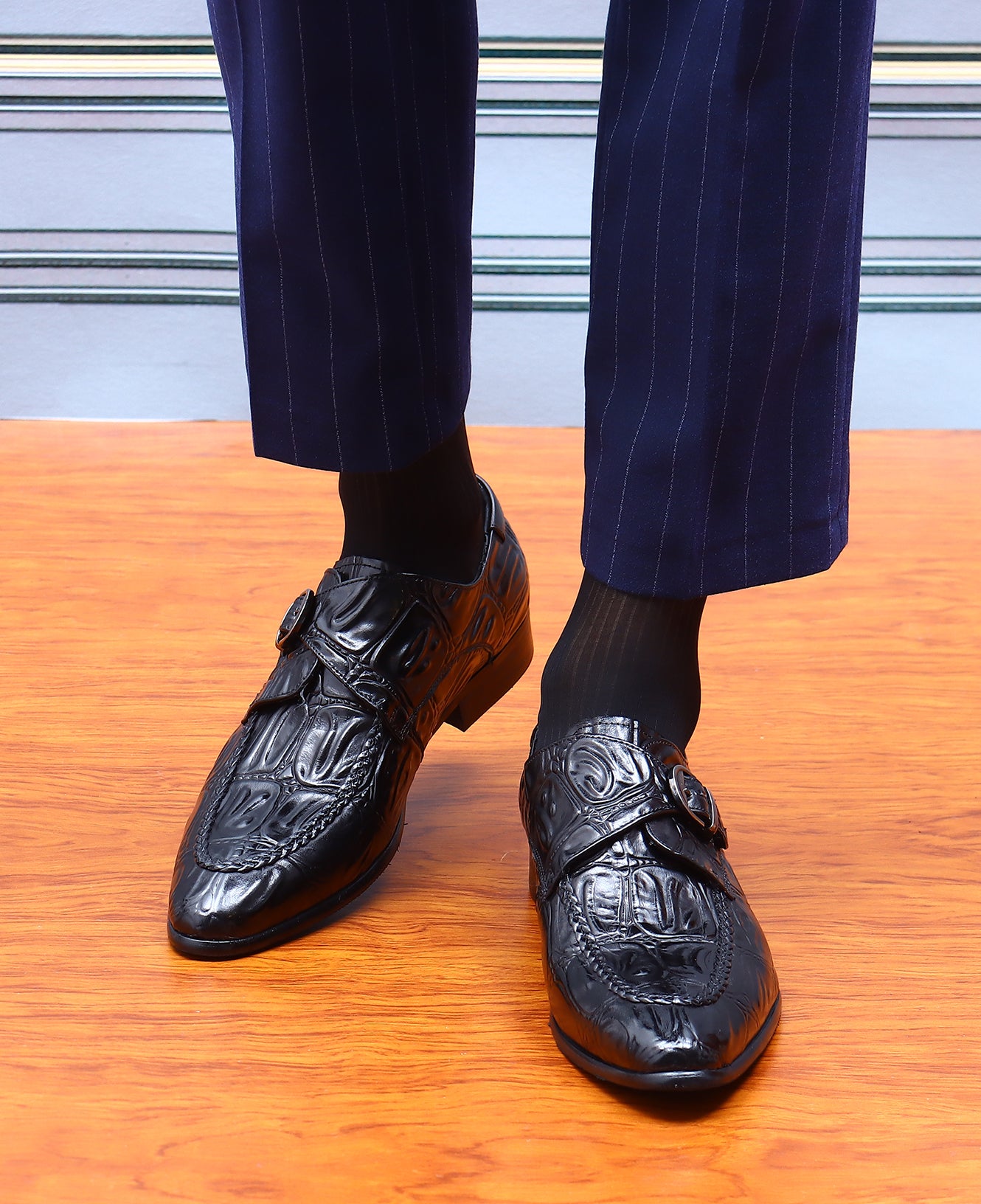 Men's Alligator Buckle Slip On Leather Loafers