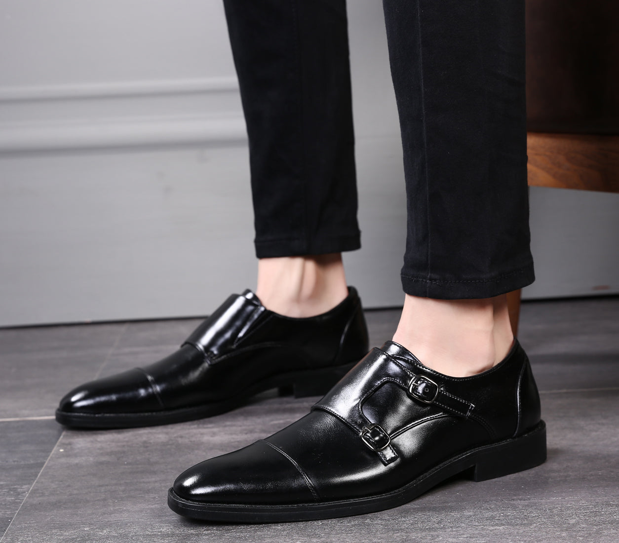 Mocasines con puntera y tira tipo monje para hombre