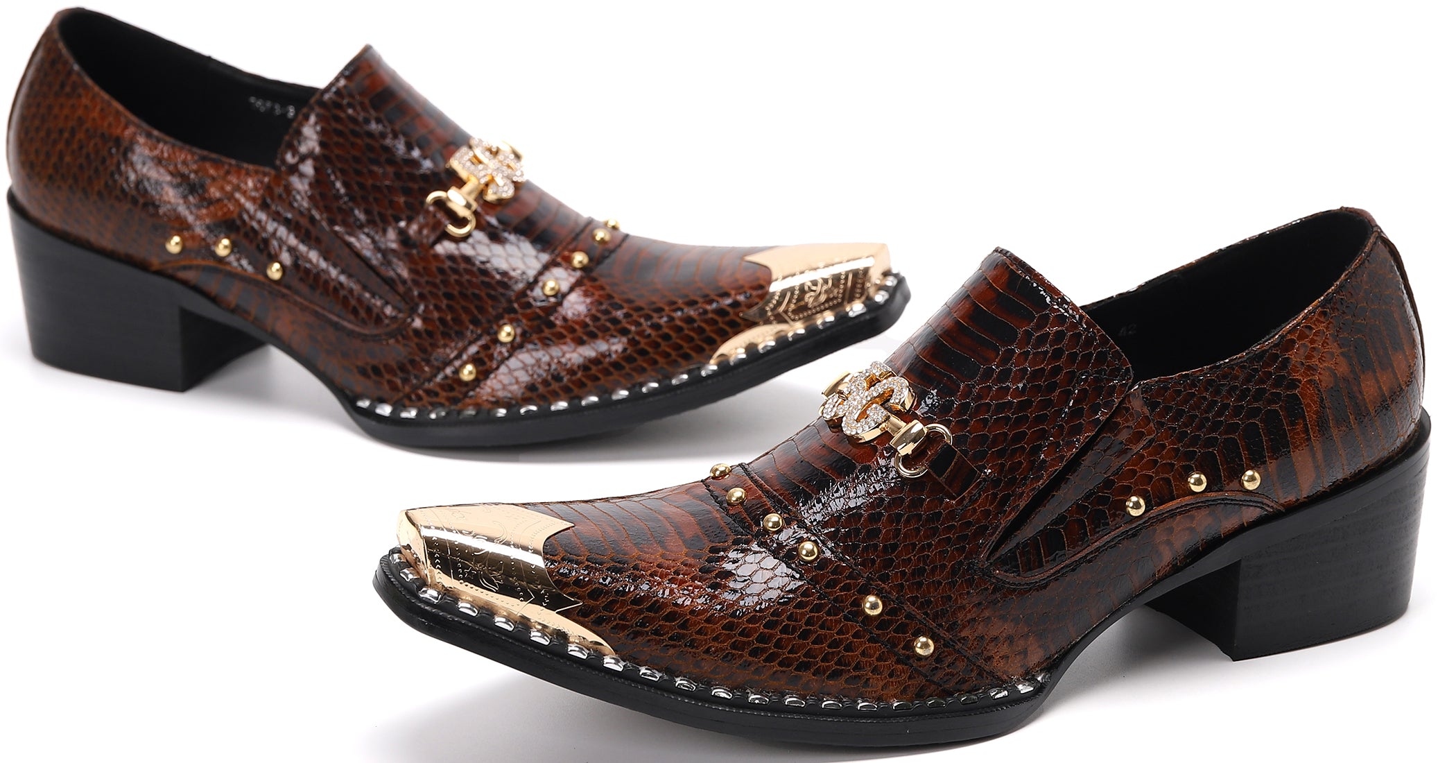 Mocasines estilo western con punta de metal y tachuelas para hombre 