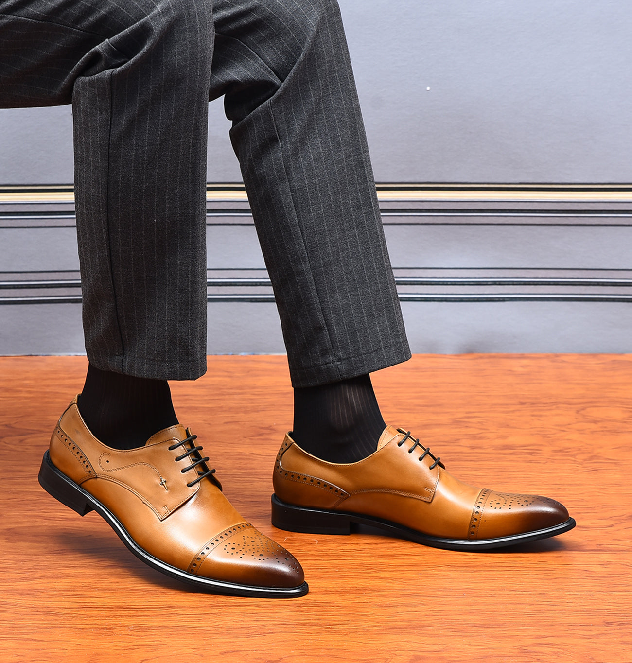 Derby de cuero con punta puntiaguda para hombre